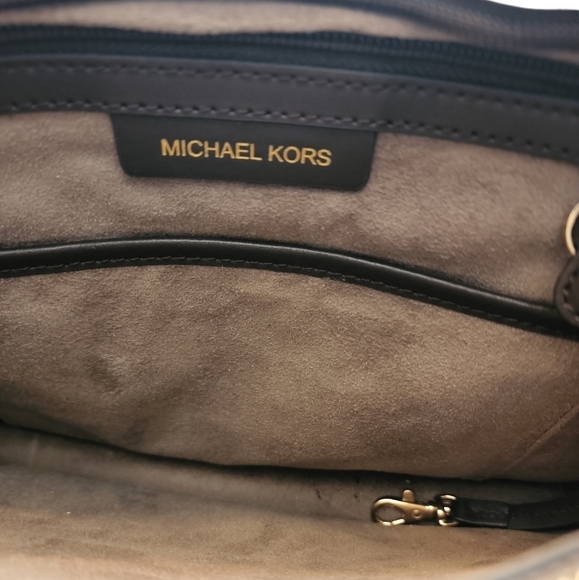 Michael Kors Titiana Satchel - Picture 5 of 7